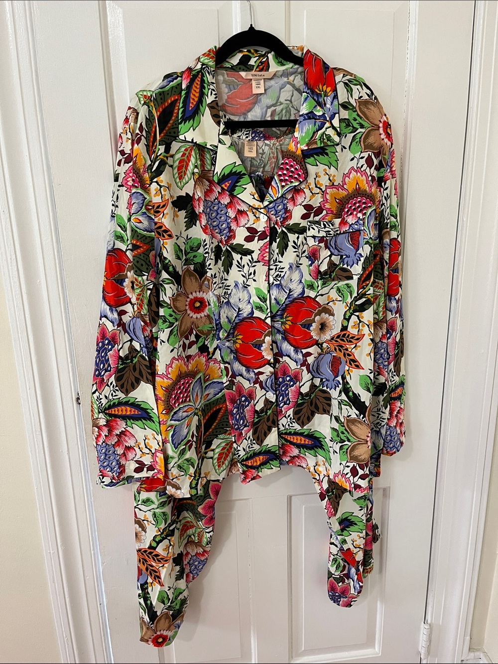 YiNi LuLu Colorful Floral Button-Up Blouse - Multi colored Pajamas